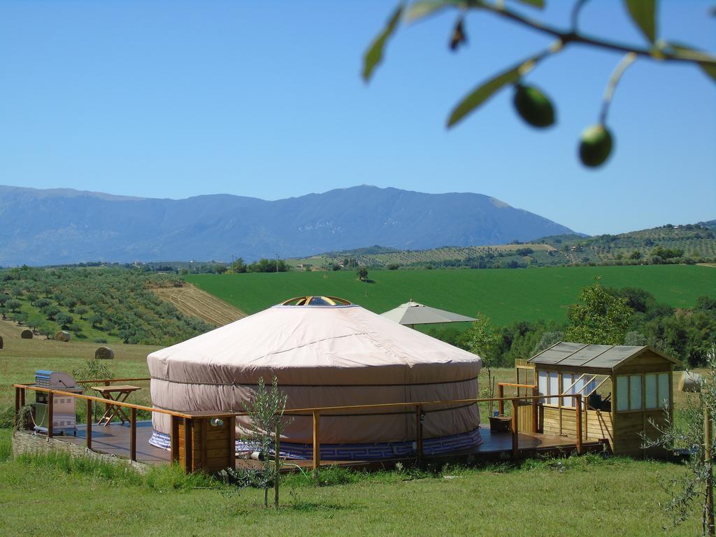 Готель Glamping Abruzzo - The Yurt Catignano Екстер'єр фото