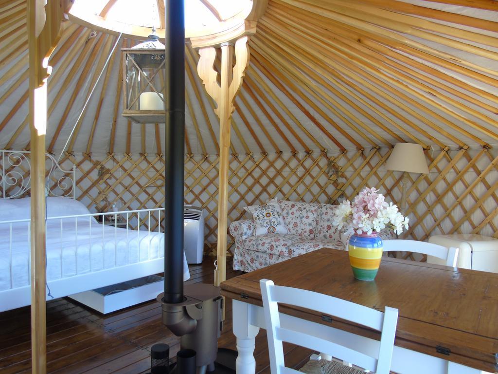 Готель Glamping Abruzzo - The Yurt Catignano Екстер'єр фото