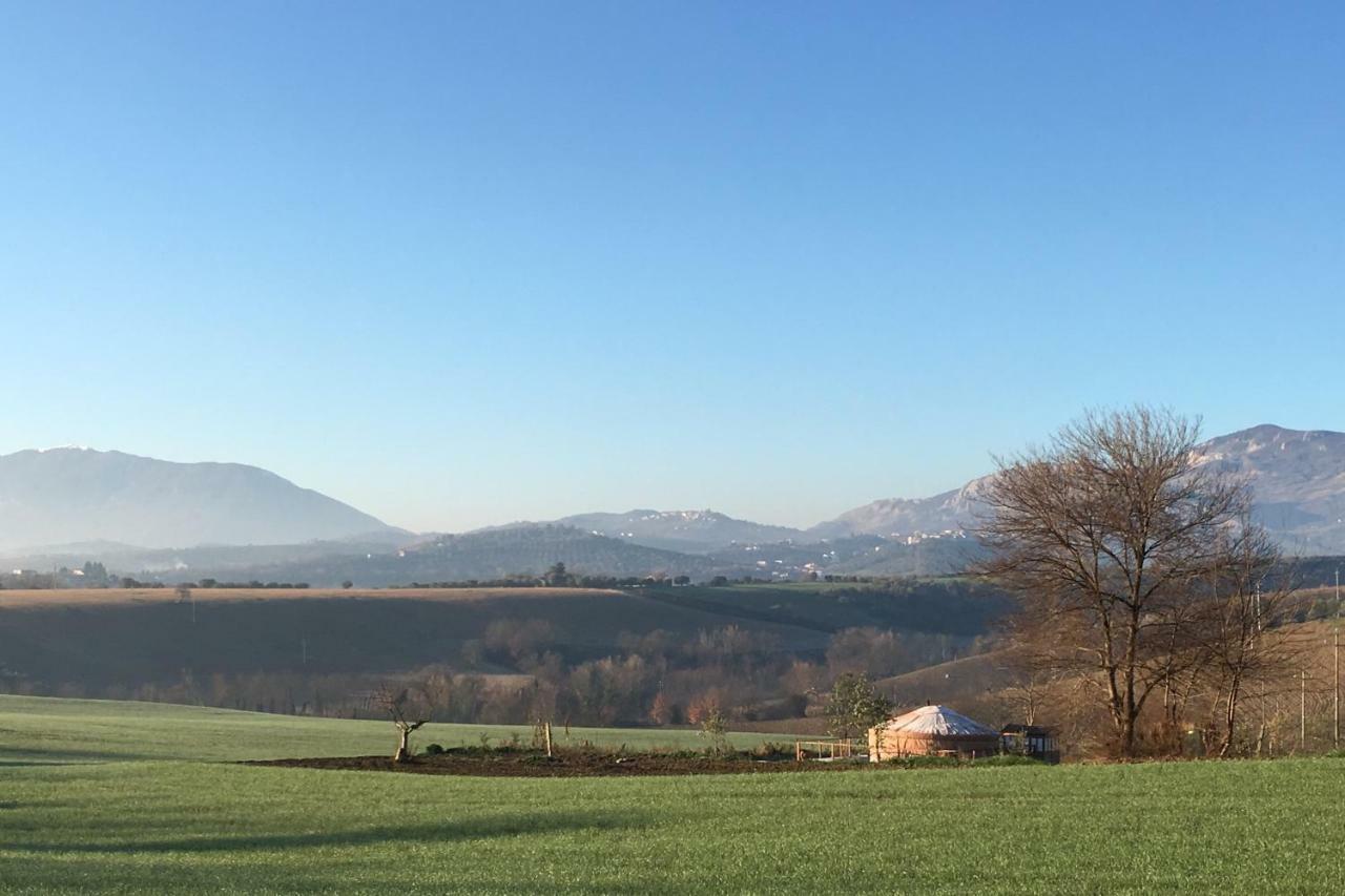 Готель Glamping Abruzzo - The Yurt Catignano Екстер'єр фото